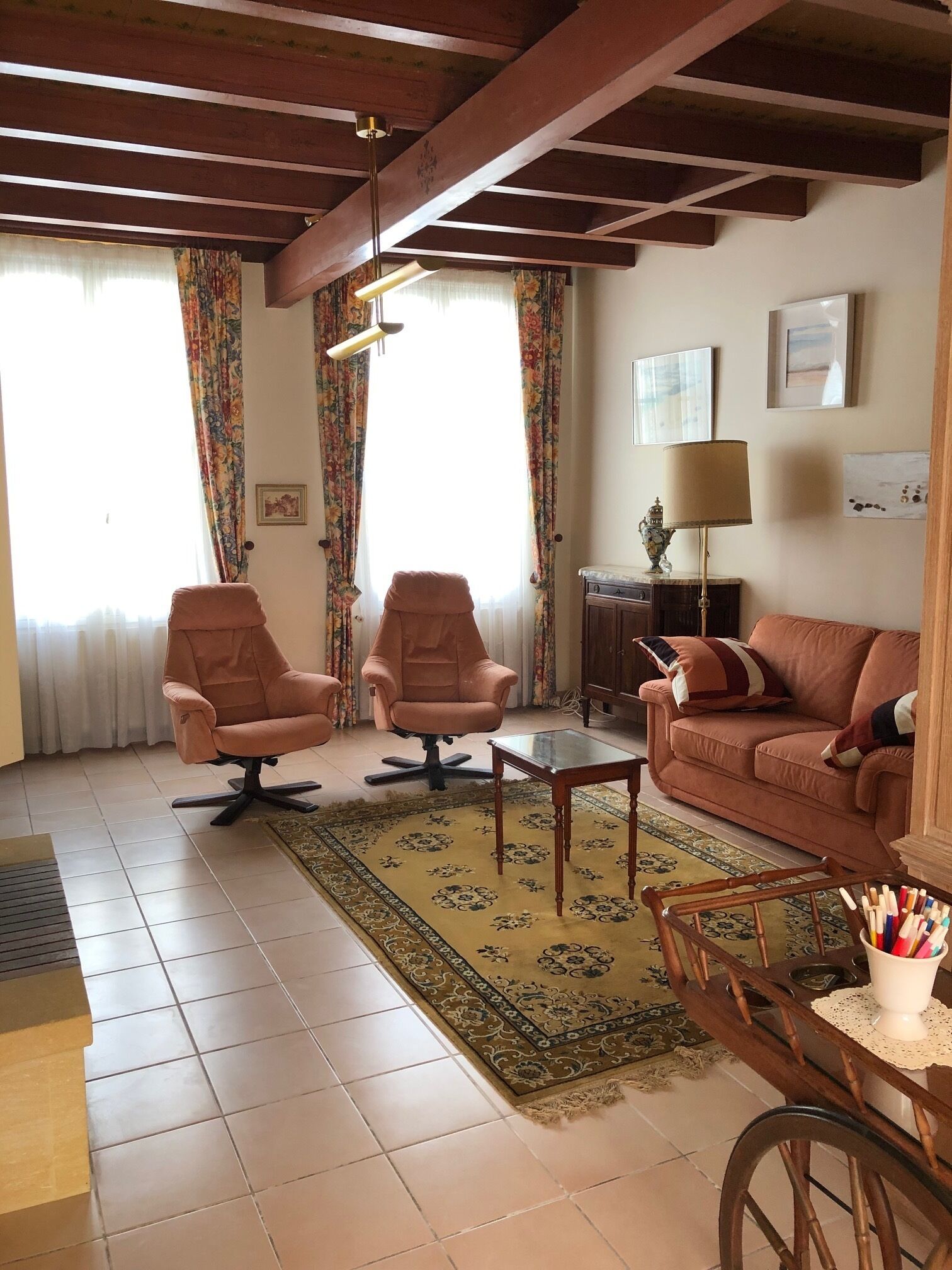TV, fireplace, DVD player, books