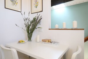 Apartment, 2 Bedrooms | In-room dining