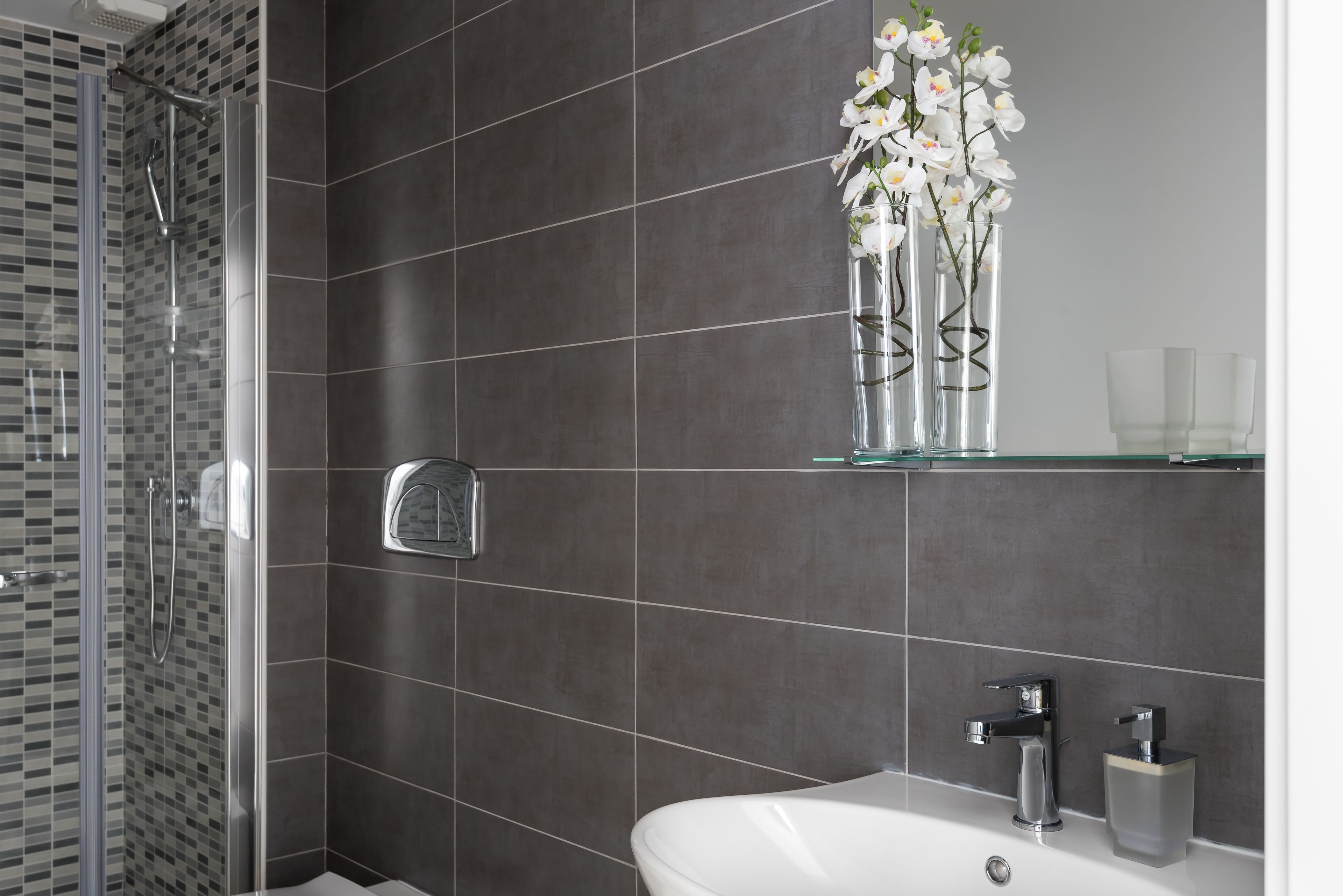 Apartament, 1 dormitori (Comfort Suite) | Bany | Dutxa, capçal de dutxa tipus cascada i articles de tocador gratuïts 