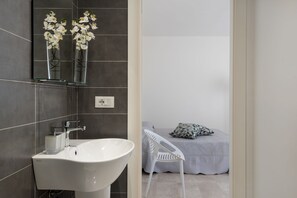 Lejlighed - 1 soveværelse (Comfort Suite) | Håndvask på badeværelset