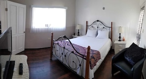 Junior-Suite | Bügeleisen/Bügelbrett, kostenloses WLAN, Bettwäsche