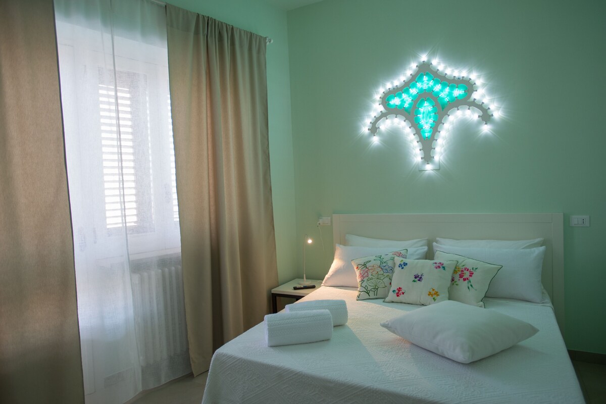 Phòng đôi phong cách cổ điển, ban công | Nệm cao su hoạt tính (memory foam), minibar, trang trí khác biệt 
