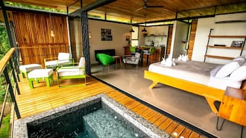 Moss Studio | Egyptian cotton sheets, premium bedding, pillow-top beds, in-room safe