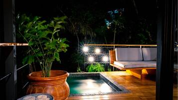 Mint - House | Private spa tub