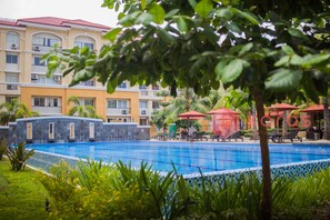Pool - Signature Studio Suite by Kara's Condotel (Cebu City)