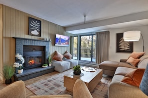 TV, DVD-spiller og stereoanlegg