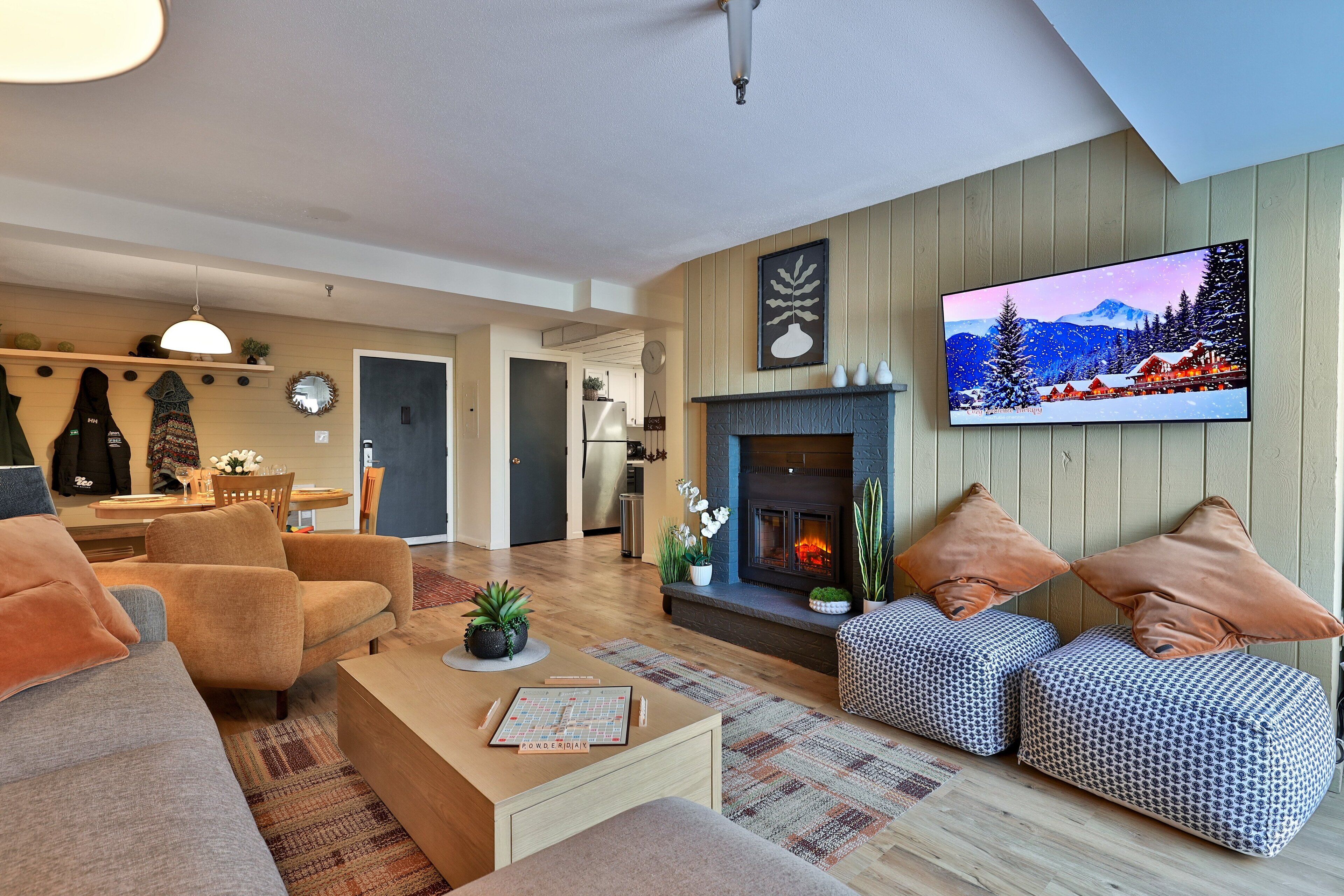 TV, DVD-spiller og stereoanlegg