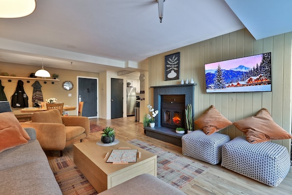 TV, DVD-spiller og stereoanlegg