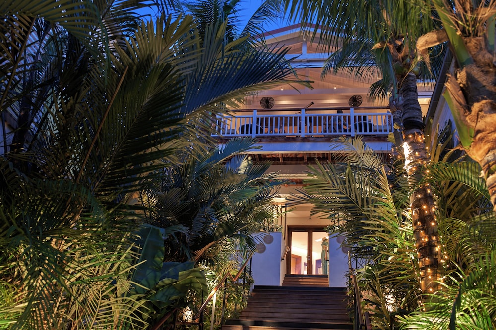 Hôtel Barrière Le Carl Gustaf Saint-Barth by null