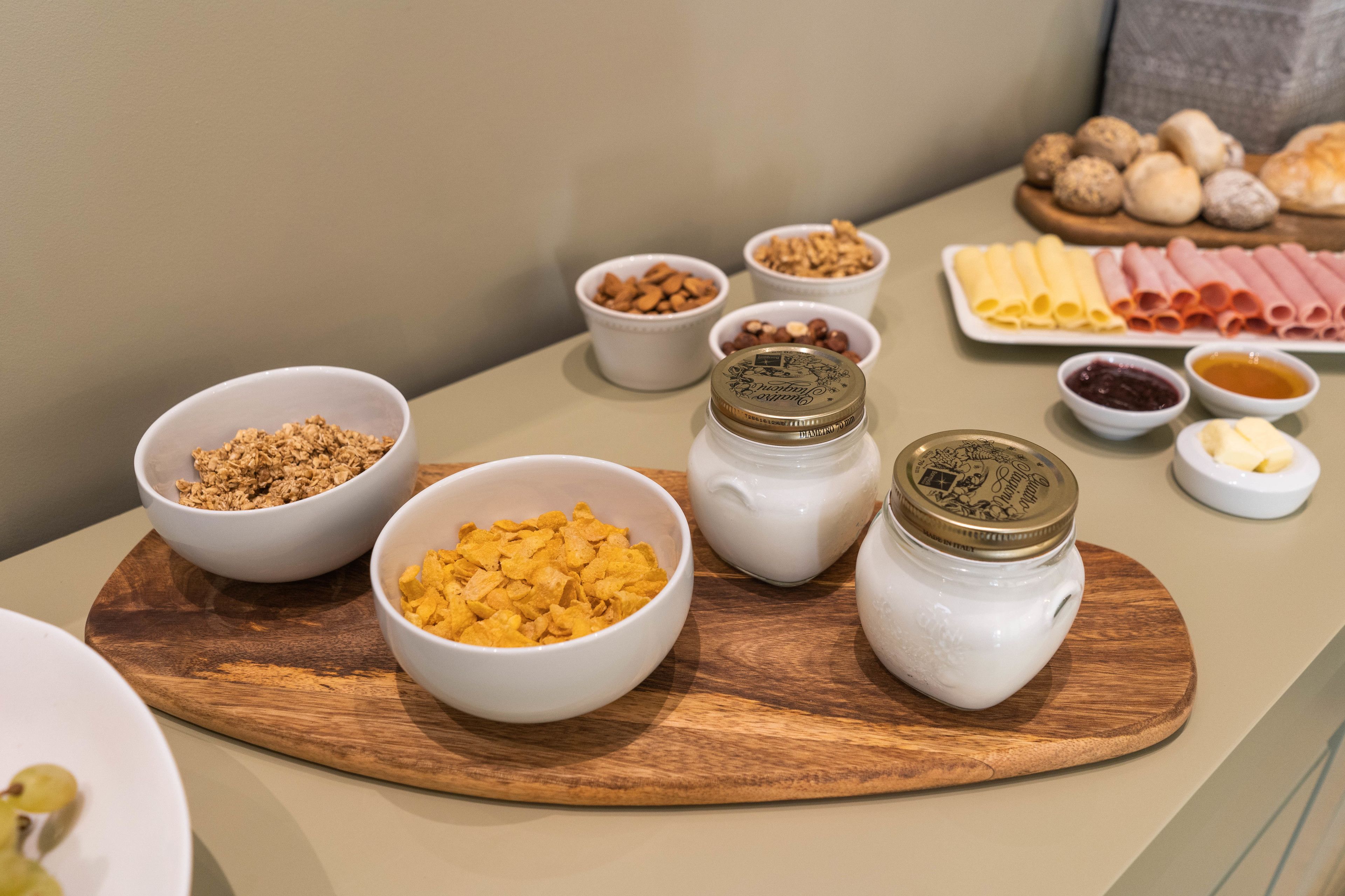 每日供應當地料理早餐 (每人 EUR12.5)