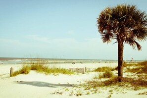 Am Strand, Liegestühle, Strandtücher