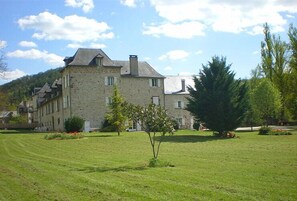 Garden - La demeure du Comte - Chambres d'hotes (Salles-la-Source)