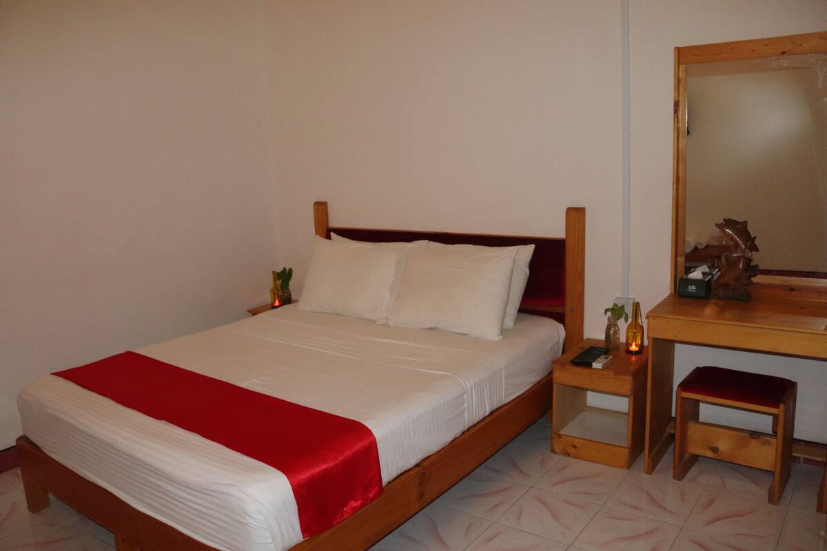Camas supletorias, wifi gratis, ropa de cama