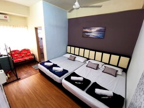City-Apartment, 2 Schlafzimmer | 2 Schlafzimmer, Schreibtisch, kostenloses WLAN