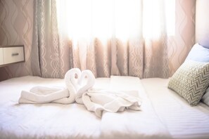 2 bedrooms, in-room safe, WiFi, bed sheets - Deluxe 2BR @ Kara's Condotel SALE (Cebu City)