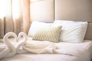 2 chambres, coffres-forts dans les chambres, Wi-Fi, draps fournis
