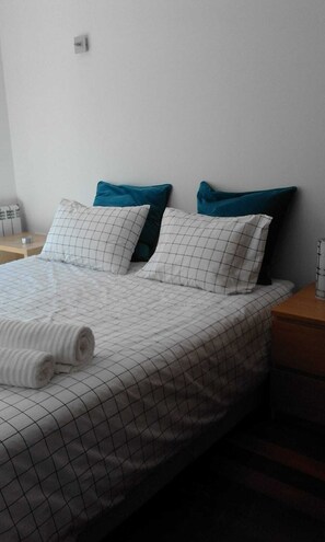 4 chambres, fer et planche à repasser, lit parapluie, Wi-Fi gratuit