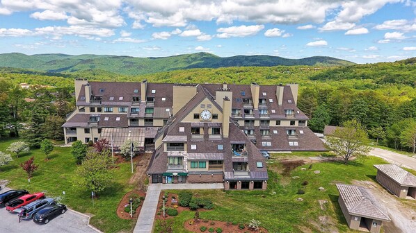 Exterior - Mountain Green 3BR/2BA Two Floor Condo Suite 3F12 (Killington)