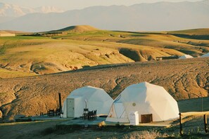 Telt – panorama, 1 queensize-seng, fjellutsikt | Individuelt dekorert, individuelt innredet, wi-fi og sengetøy