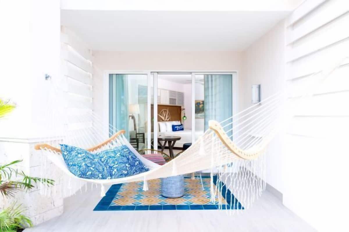 1 makuuhuone, ylelliset vuodevaatteet, untuvapeitot