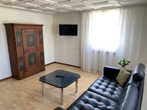 Ferienhaus, 5 Schlafzimmer, Balkon, Seeblick | Wohnbereich