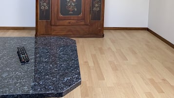 House, 5 Bedrooms, Balcony, Lake View | Living area | Flat-screen TV, toys
