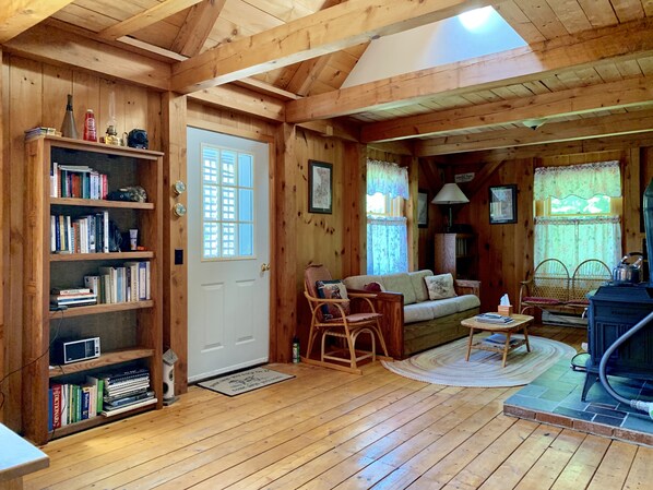 Televisie, boeken en een filmbibliotheek