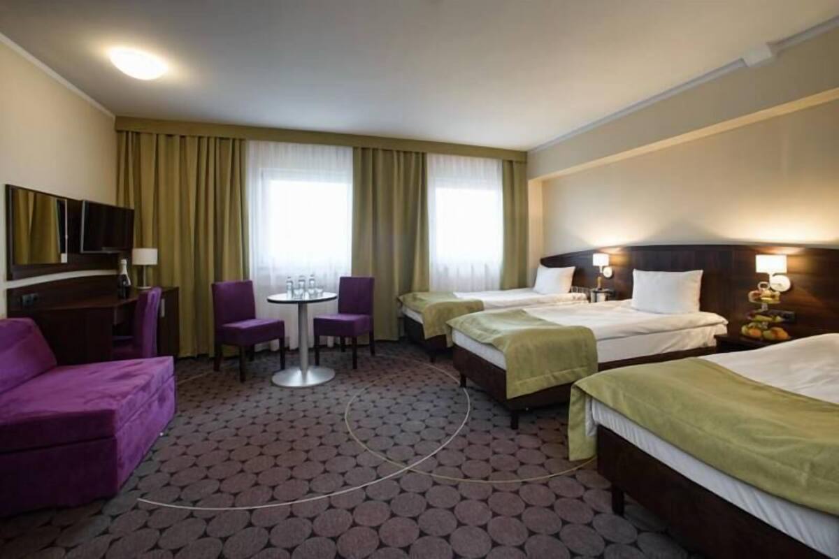 Triple Room, Multiple Beds