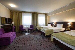 Triple Room, Multiple Beds