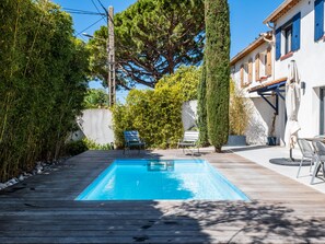 A heated pool - 10-Person House with Pool, Close to Cannes Center (Cannes)