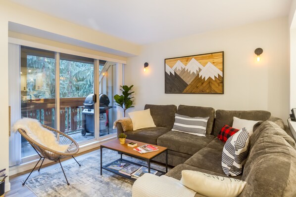 Téléviseur connecté, foyer, livres