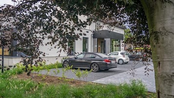 Free self-parking
