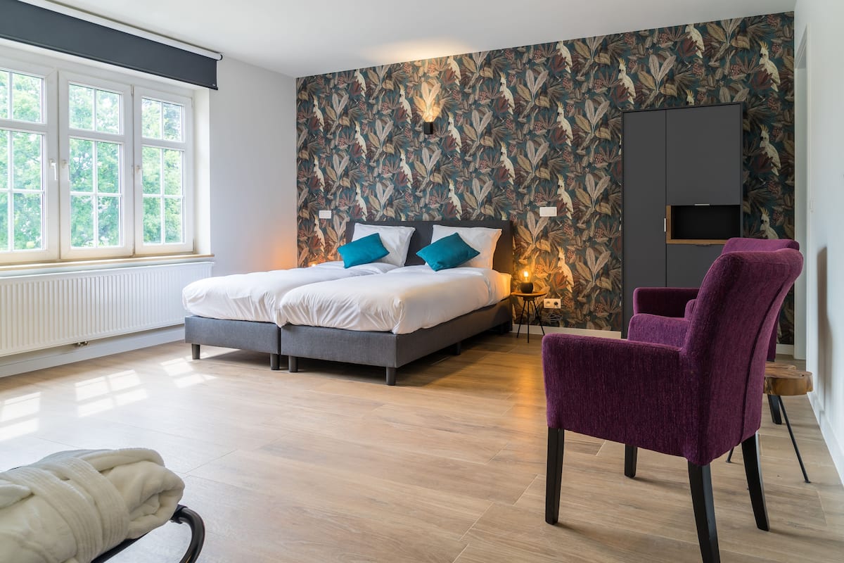 superior room | minibar, in-room safe, desk, laptop workspace