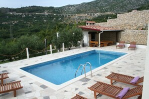 A heated pool - Villa Anabella peaceful holiday home, in Klis, with pool to enjoy (Klis)