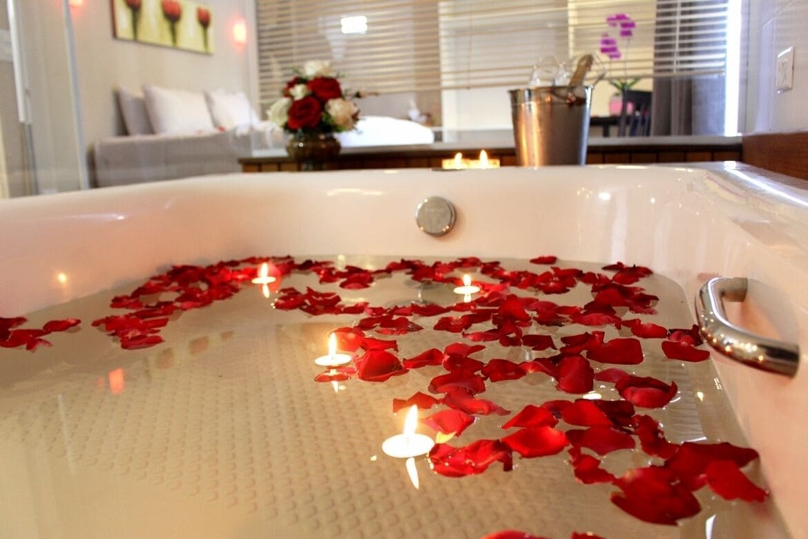 deluxe room | bathroom | free toiletries, hair dryer, towels, soap