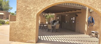 Golfer´s dream house, 30 yards from tee off. Three bedroom two bath 2400 sq ft