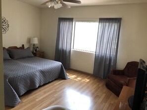 3 Schlafzimmer, Bügeleisen/Bügelbrett, WLAN, Bettwäsche