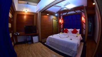 Kahden hengen deluxe-huone | Egyptinpuuvillaiset lakanat, ylelliset vuodevaatteet, untuvapeitot