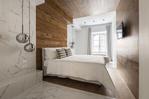Apartment, Multiple Beds
