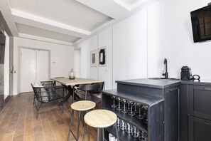 Apartment, Multiple Beds | Dining
