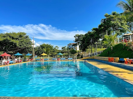 3 piscinas al aire libre