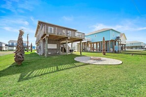 Property grounds - Cozy Coastal Home with Views & Fire Pit (Galveston)