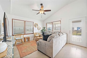 Smart TV, video games, books - Cozy Coastal Home with Views & Fire Pit (Galveston)