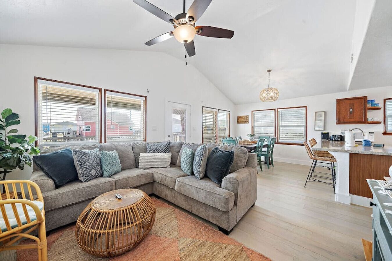 Téléviseur connecté, jeux vidéo, livres