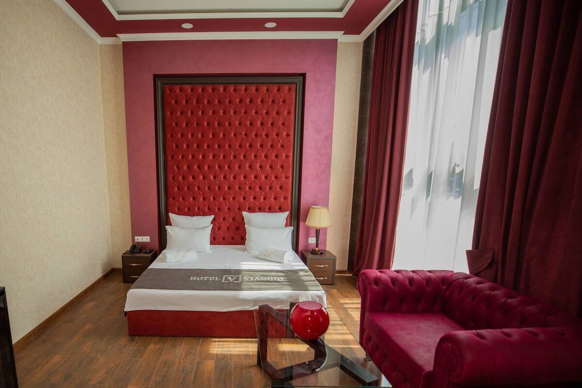 Minibar, in-room safe, individually decorated, individually furnished