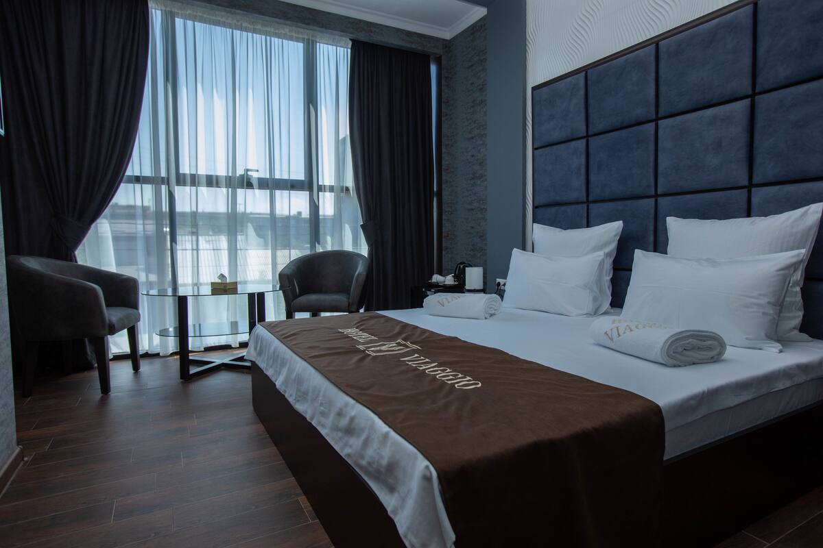 Minibar, in-room safe, individually decorated, individually furnished