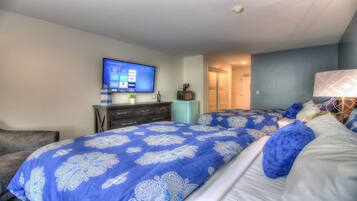 Bügeleisen/Bügelbrett, Reisekinderbett, kostenloses WLAN, Bettwäsche