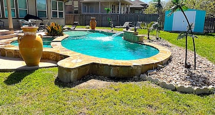 Five Star New Property North of San Antonio - discounts