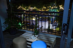 Sunset Room | Balcony - La Hotel (Ho Chi Minh City)