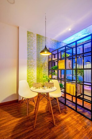 Dining - La Hotel (Ho Chi Minh City)